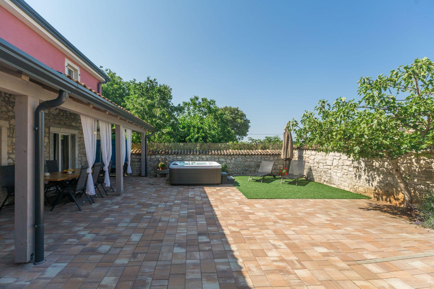 Idyllisches Istrisches Steinhaus Mit Whirlpool, Tischtennis, Grill Und Klimatisierten Schlafzimmern Ferienhaus Poreč