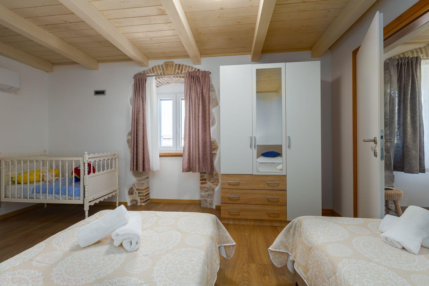 Idyllisches Istrisches Steinhaus Mit Whirlpool, Tischtennis, Grill Und Klimatisierten Schlafzimmern Ferienhaus