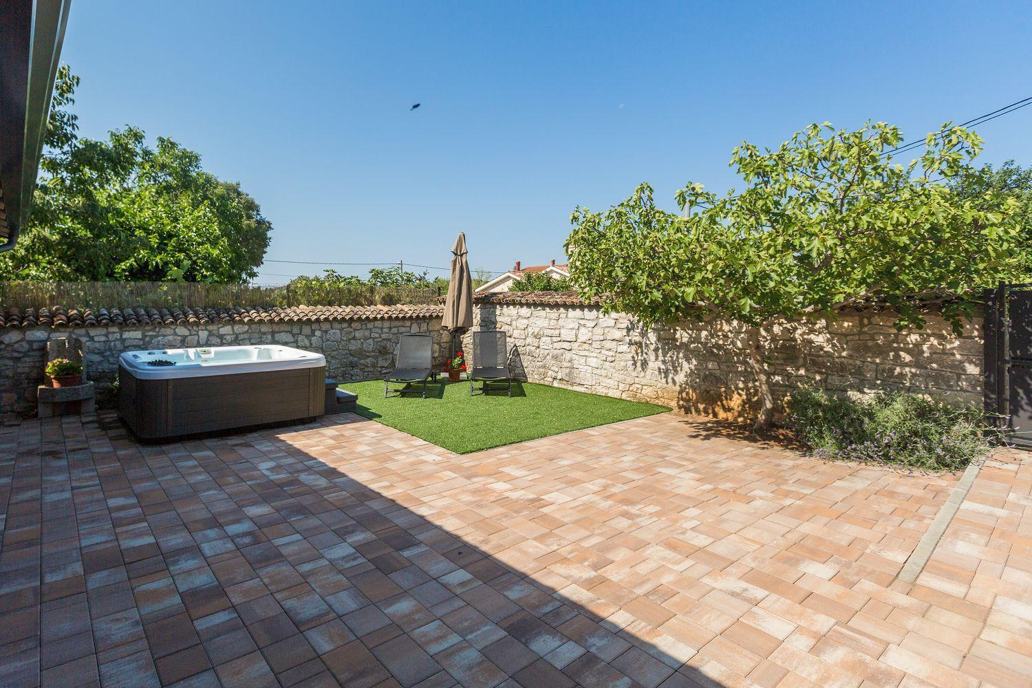 Ferienhaus Idyllisches Istrisches Steinhaus Mit Whirlpool, Tischtennis, Grill Und Klimatisierten Schlafzimmern Poreč