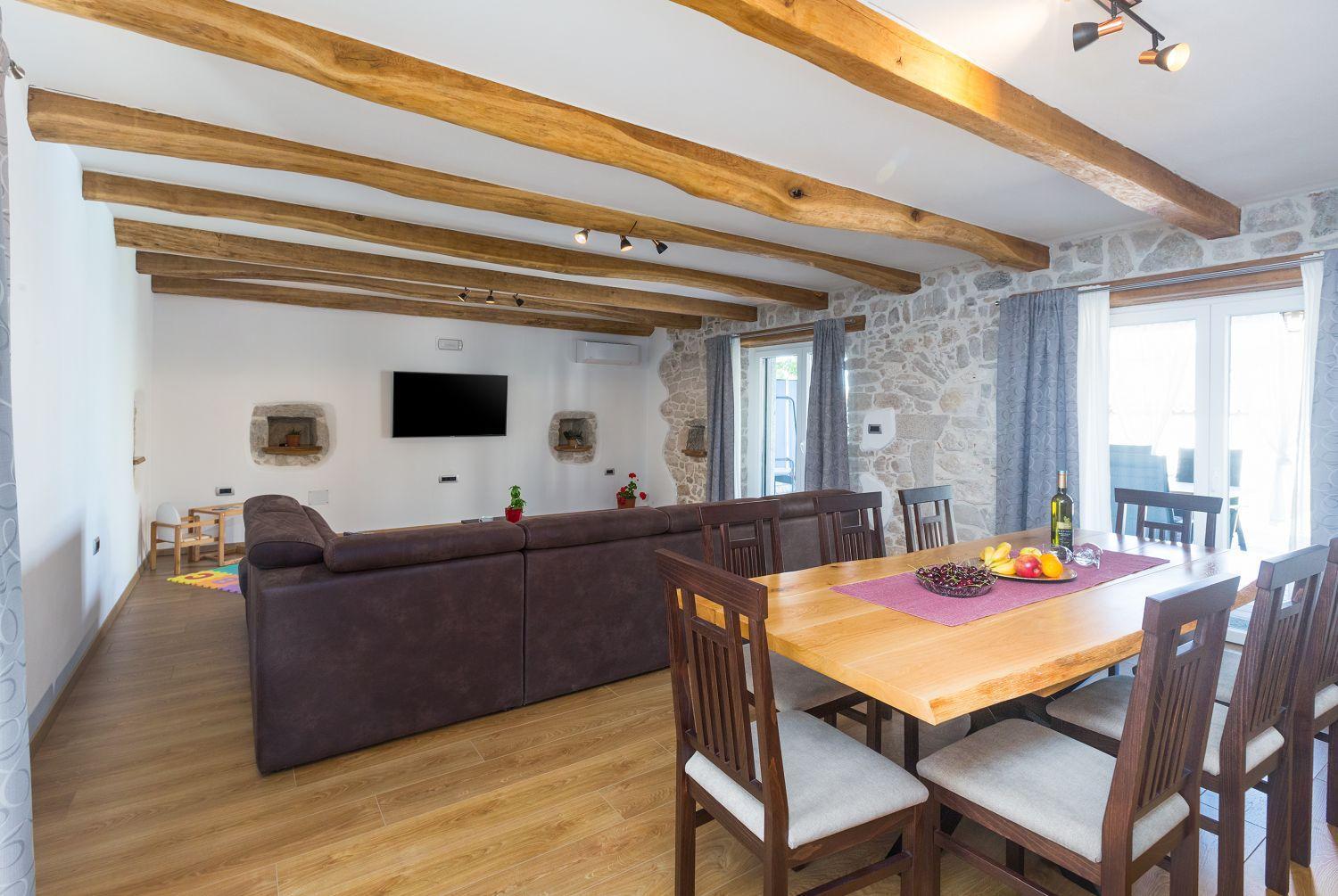 Ferienhaus Idyllisches Istrisches Steinhaus Mit Whirlpool, Tischtennis, Grill Und Klimatisierten Schlafzimmern
