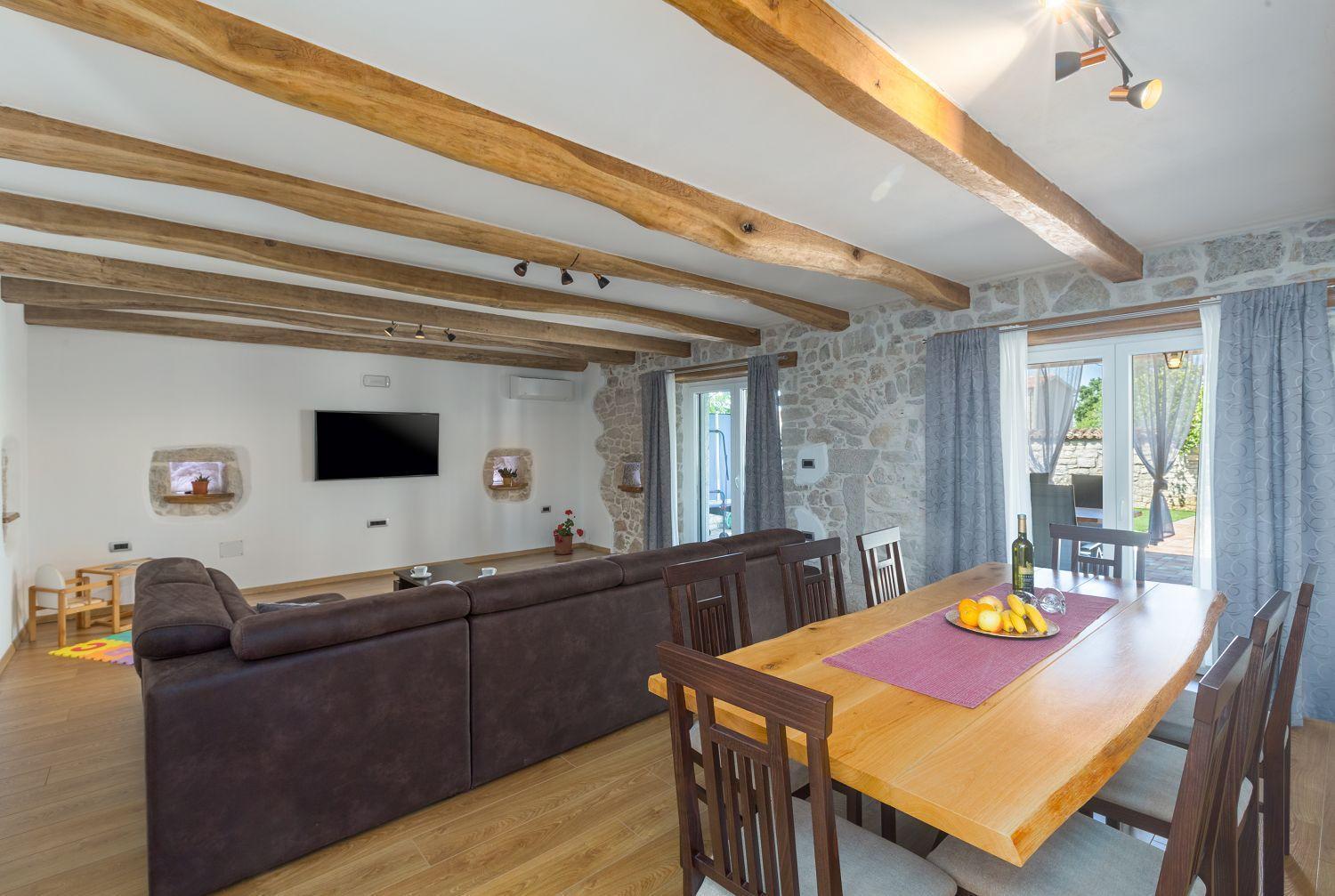 Idyllisches Istrisches Steinhaus Mit Whirlpool, Tischtennis, Grill Und Klimatisierten Schlafzimmern Ferienhaus *