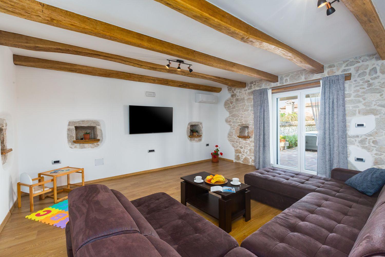 Ferienhaus Idyllisches Istrisches Steinhaus Mit Whirlpool, Tischtennis, Grill Und Klimatisierten Schlafzimmern